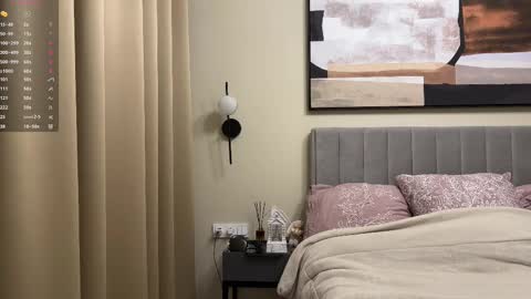 Snapshot of kiramystery chatting on 02/14/25, 12:47 Kira online show from 02/14/25, 12:47