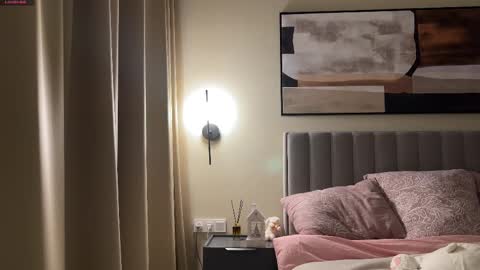 Snapshot of kiramystery chatting on 02/20/25, 01:30 Kira online show from 02/20/25, 01:30