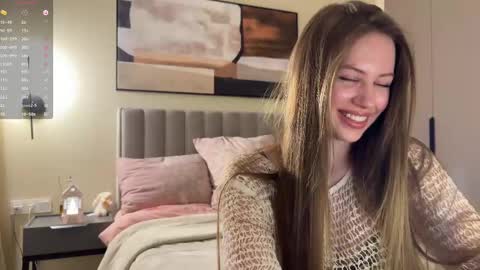 Snapshot of kiramystery chatting on 02/21/25, 01:00 Kira online show from 02/21/25, 01:00