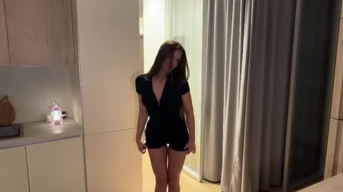 Snapshot of kiramystery chatting on 09/13/25, 05:02 Kira online show from 09/13/25, 05:02