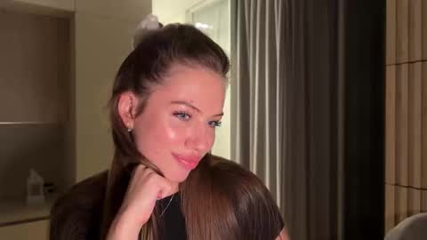 Snapshot of kiramystery chatting on 10/01/25, 05:30 Kira online show from 10/01/25, 05:30