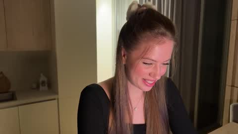 Snapshot of kiramystery chatting on 10/08/25, 04:15 Kira online show from 10/08/25, 04:15