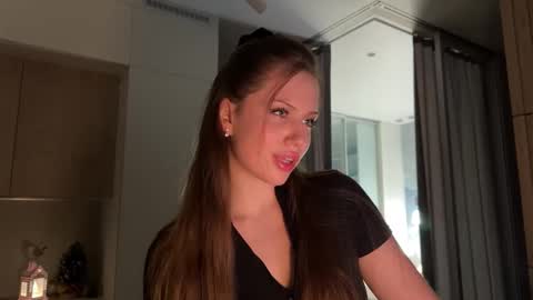 Kira online show from 01/14/26, 04:12