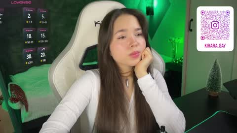 Snapshot of kirarasay chatting on 12/30/24, 11:04 Kira online show from 12/30/24, 11:04