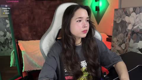 Snapshot of kirarasay chatting on 02/05/25, 07:50 Kira online show from 02/05/25, 07:50