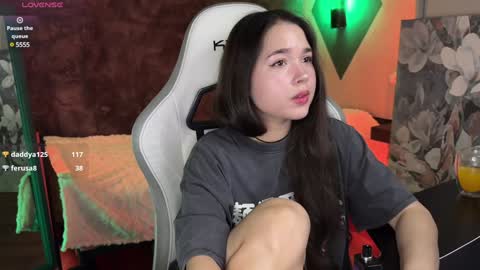 Snapshot of kirarasay chatting on 02/05/25, 10:51 Kira online show from 02/05/25, 10:51