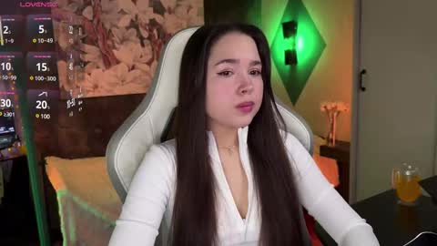 Snapshot of kirarasay chatting on 02/11/25, 07:54 Kira online show from 02/11/25, 07:54