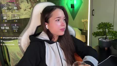 Snapshot of kirarasay chatting on 02/24/25, 01:53 Kira online show from 02/24/25, 01:53