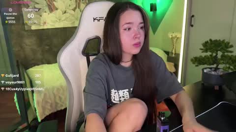 Snapshot of kirarasay chatting on 02/25/25, 02:33 Kira online show from 02/25/25, 02:33