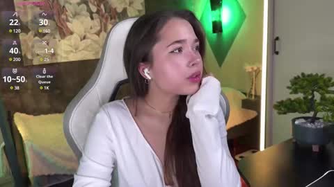 Snapshot of kirarasay chatting on 03/06/25, 09:36 Kira online show from 03/06/25, 09:36