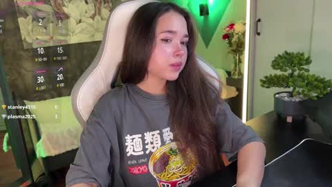 Snapshot of kirarasay chatting on 03/10/25, 01:21 Kira online show from 03/10/25, 01:21