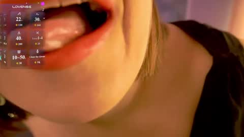 Snapshot of kiraroxx chatting on 04/09/26, 08:53 Kira online show from 04/09/26, 08:53