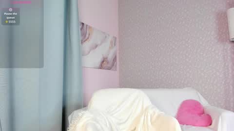 Snapshot of kirasun_ chatting on 11/12/25, 12:16 KiraSun online show from 11/12/25, 12:16