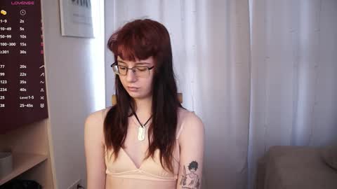 Kira online show from 09/18/25, 04:14