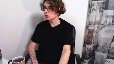 Snapshot of kiriae21 chatting on 01/06/25, 11:52 Alan online show from 01/06/25, 11:52