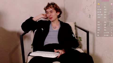 Snapshot of kiriae21 chatting on 04/08/26, 03:01 Alan online show from 04/08/26, 03:01