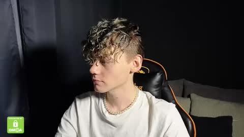 Snapshot of kirill_20_cm chatting on 12/22/25, 02:03 Kirill and Andrey online show from 12/22/25, 02:03