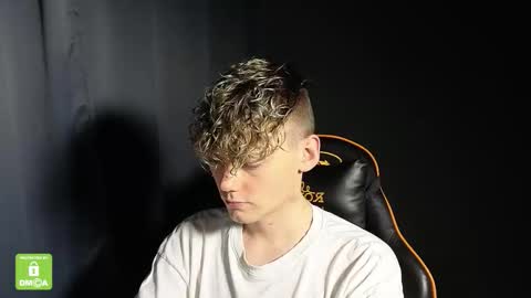 Snapshot of kirill_20_cm chatting on 01/12/26, 10:37 Kirill and Andrey online show from 01/12/26, 10:37