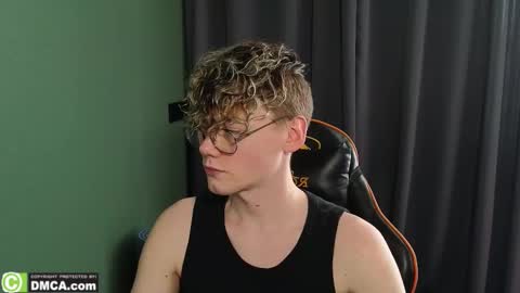 Snapshot of kirill_20_cm chatting on 02/10/26, 12:53 Kirill and Andrey online show from 02/10/26, 12:53