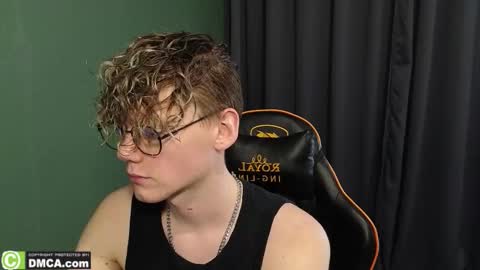 Snapshot of kirill_20_cm chatting on 02/22/26, 09:52 Kirill and Andrey online show from 02/22/26, 09:52