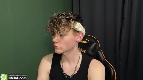 Snapshot of kirill_20_cm chatting on 02/23/26, 10:23 Kirill and Andrey online show from 02/23/26, 10:23