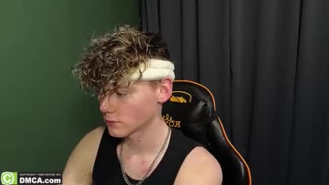 Snapshot of kirill_20_cm chatting on 02/24/26, 05:16 Kirill and Andrey online show from 02/24/26, 05:16