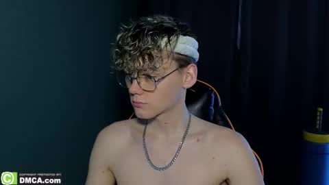 Snapshot of kirill_20_cm chatting on 02/28/26, 06:36 Kirill and Andrey online show from 02/28/26, 06:36