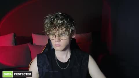 Snapshot of kirill_20_cm chatting on 03/31/26, 01:33 Kirill and Andrey online show from 03/31/26, 01:33