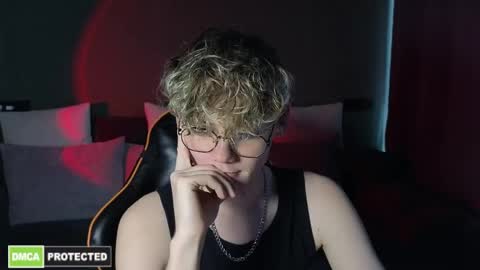 Snapshot of kirill_20_cm chatting on 04/12/26, 01:16 Kirill and Andrey online show from 04/12/26, 01:16