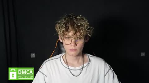 Snapshot of kirill_20_cm chatting on 04/22/26, 12:57 Kirill and Andrey online show from 04/22/26, 12:57