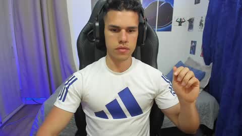 Snapshot of kiritosexhot chatting on 12/17/24, 06:24 Jacob online show from 12/17/24, 06:24