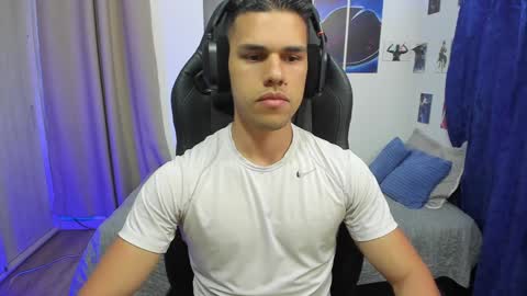 Snapshot of kiritosexhot chatting on 12/18/24, 02:42 Jacob online show from 12/18/24, 02:42