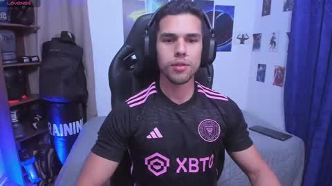 Snapshot of kiritosexhot chatting on 10/14/25, 02:01 Jacob online show from 10/14/25, 02:01