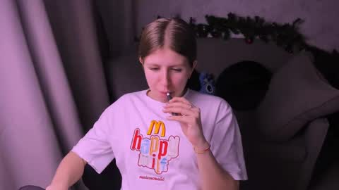 Snapshot of kirraa_ chatting on 12/28/24, 10:02 Kira online show from 12/28/24, 10:02