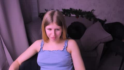 Snapshot of kirraa_ chatting on 12/30/24, 01:15 Kira online show from 12/30/24, 01:15