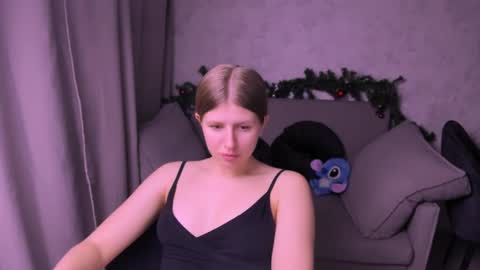 Snapshot of kirraa_ chatting on 01/03/25, 09:47 Kira online show from 01/03/25, 09:47