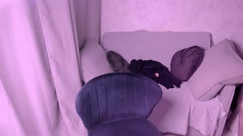 Snapshot of kirraa_ chatting on 01/21/25, 11:02 Kira online show from 01/21/25, 11:02