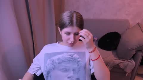 Snapshot of kirraa_ chatting on 01/25/25, 07:18 Kira online show from 01/25/25, 07:18