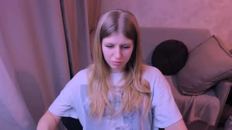 Snapshot of kirraa_ chatting on 01/26/25, 07:09 Kira online show from 01/26/25, 07:09