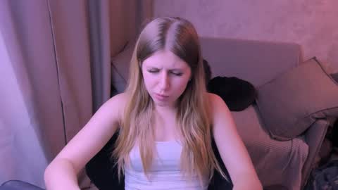 Snapshot of kirraa_ chatting on 01/31/25, 10:31 Kira online show from 01/31/25, 10:31