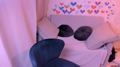 Snapshot of kirraa_ chatting on 02/19/25, 08:20 Kira online show from 02/19/25, 08:20