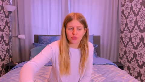 Snapshot of kirraa_ chatting on 09/09/25, 11:21 Kira online show from 09/09/25, 11:21