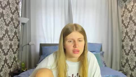 Snapshot of kirraa_ chatting on 09/16/25, 09:54 Kira online show from 09/16/25, 09:54