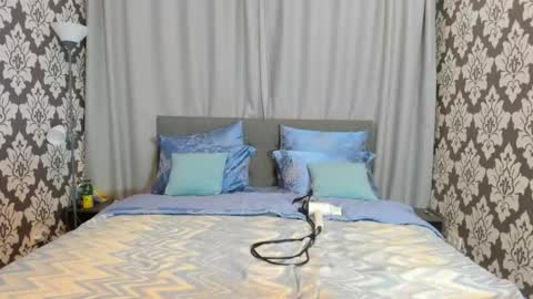 Snapshot of kirraa_ chatting on 09/26/25, 03:49 Kira online show from 09/26/25, 03:49