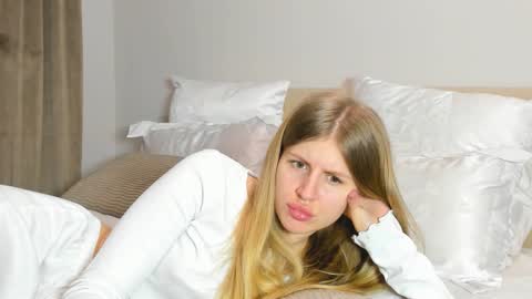 Kira online show from 02/01/26, 06:28