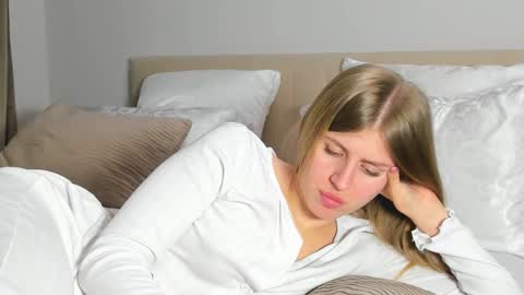 Kira online show from 02/24/26, 09:46