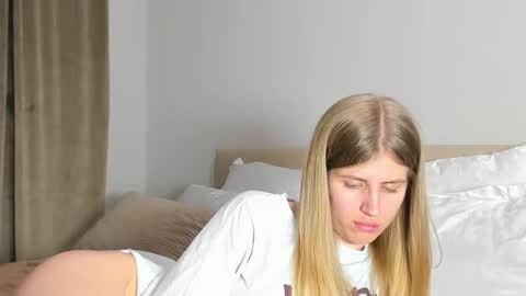 Snapshot of kirraa_ chatting on 03/16/26, 08:02 Kira online show from 03/16/26, 08:02