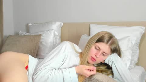 Snapshot of kirraa_ chatting on 04/06/26, 07:59 Kira online show from 04/06/26, 07:59