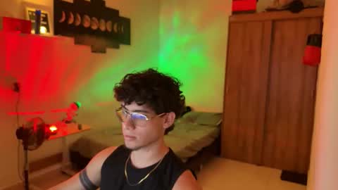 Snapshot of kisan_smith chatting on 12/21/25, 03:13 Kisan online show from 12/21/25, 03:13