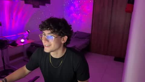 Snapshot of kisan_smith chatting on 12/22/25, 01:57 Kisan online show from 12/22/25, 01:57